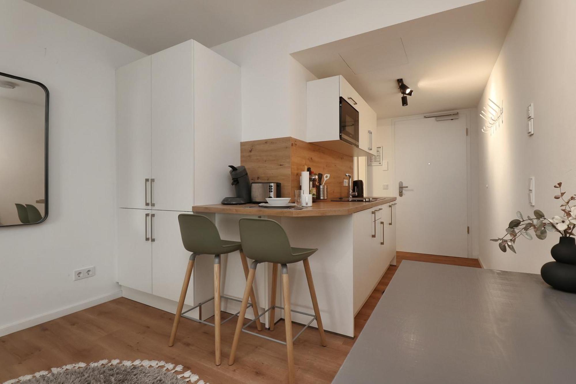 Helloyou Apartments อินเงนไฮม์ อัม ไรน์ ภายนอก รูปภาพ