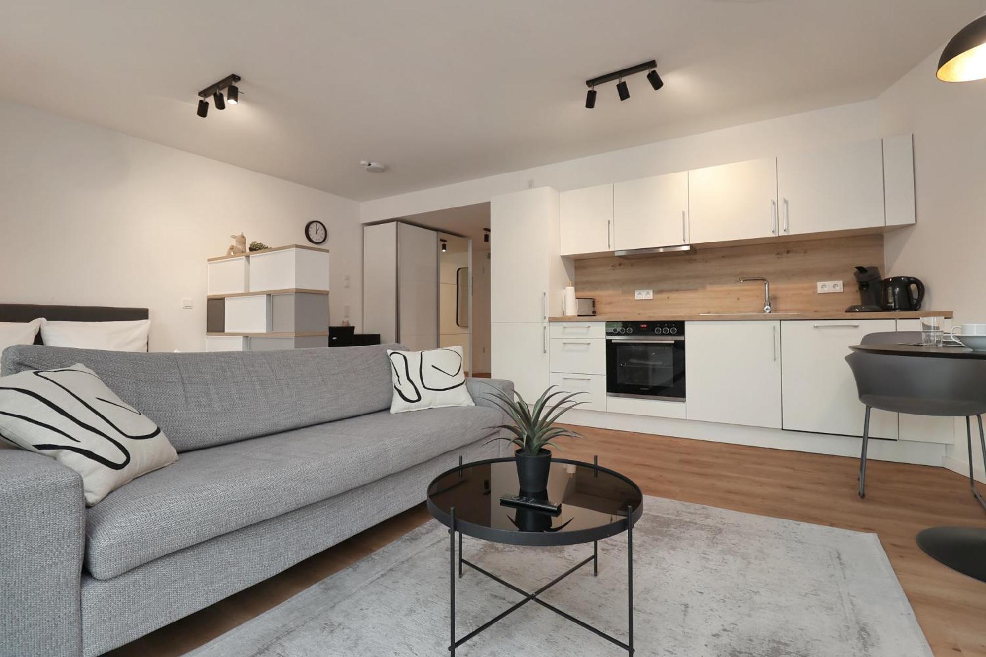Helloyou Apartments อินเงนไฮม์ อัม ไรน์ ภายนอก รูปภาพ
